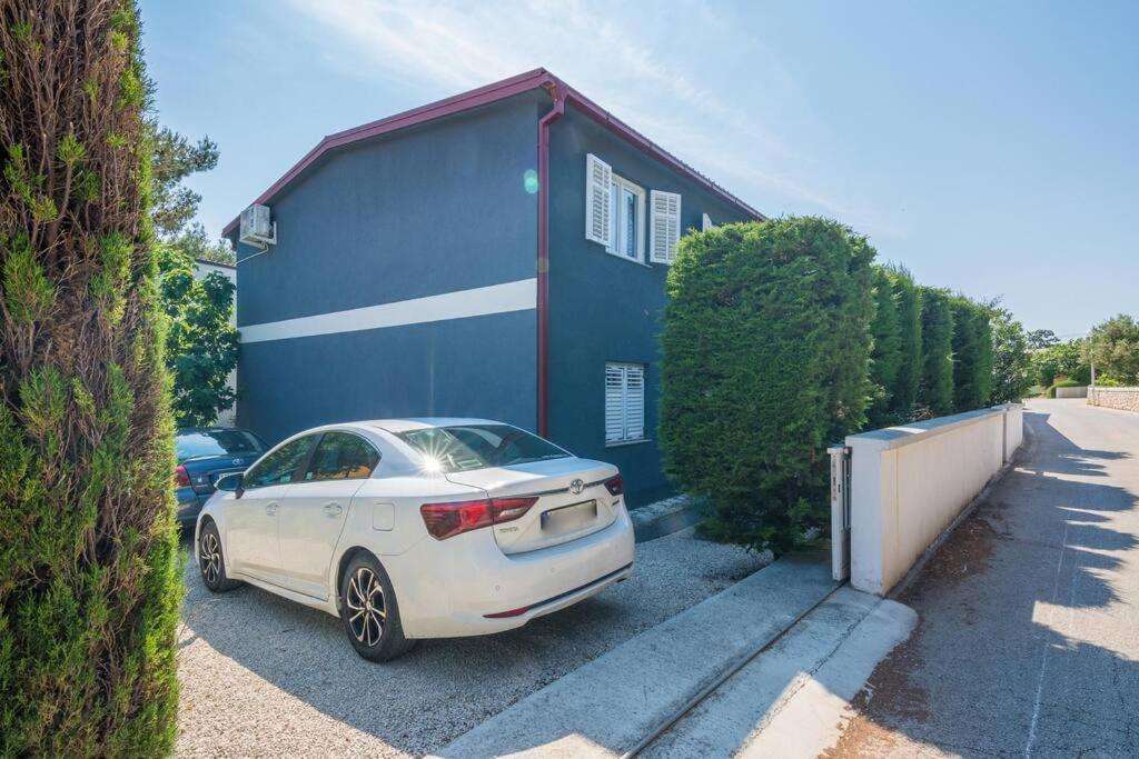 Apartament Family Patio Vir Zewnętrze zdjęcie