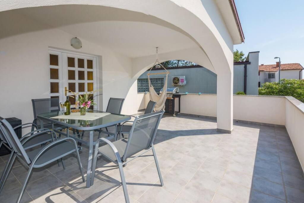 Apartament Family Patio Vir Zewnętrze zdjęcie