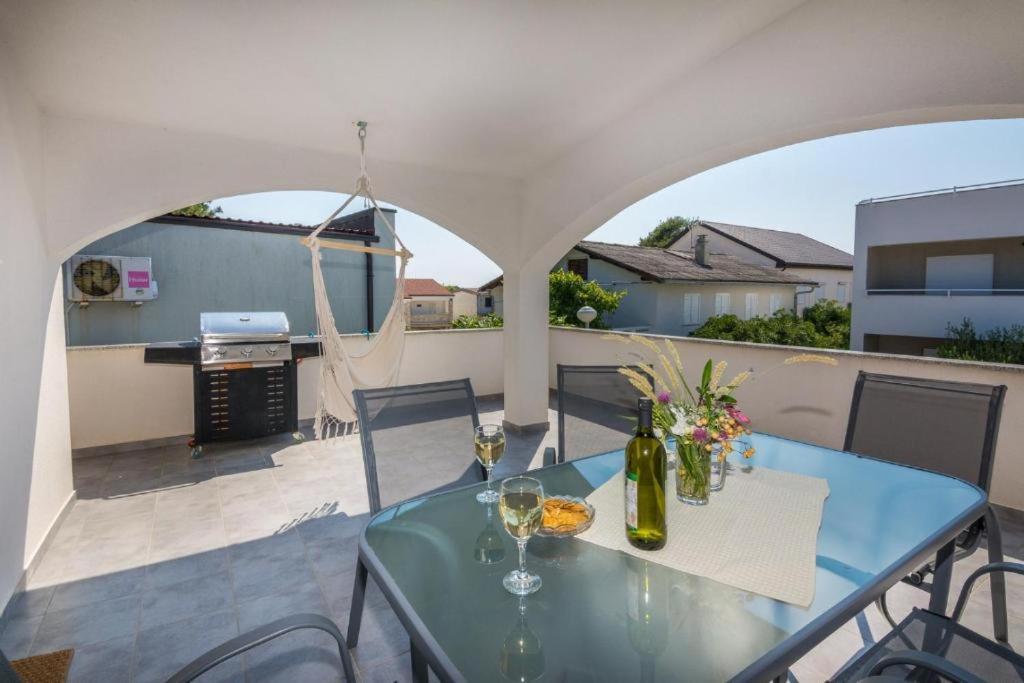 Apartament Family Patio Vir Zewnętrze zdjęcie